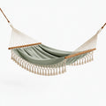Hamac 200 x 100 cm en textile vert sauge avec barres en bois style bohème